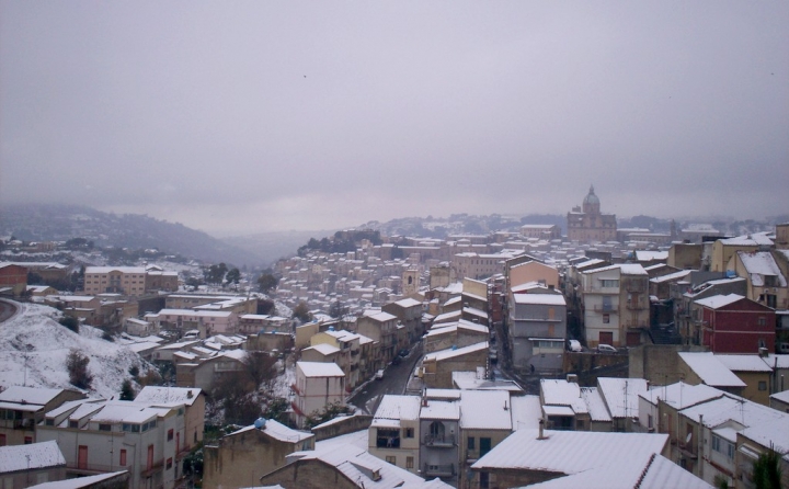 Tetti imbiancati dalla neve di cristina86