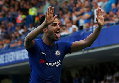 ? Kippenvel: Fabregas en Stamford Bridge nemen afscheid van elkaar na een mooie applausvervanging