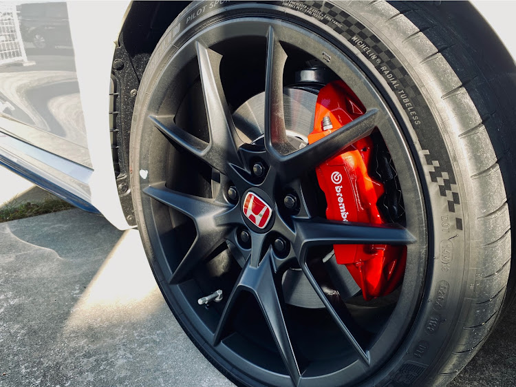 tomozinさんが投稿したCIVIC TYPE R・シビック タイプR・新型シビックタイプR・HONDA・ホンダに関するカスタム事例の投稿画像4枚目