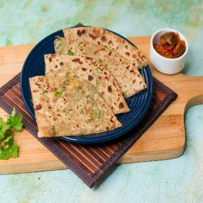 Aloo Parantha With Pickle