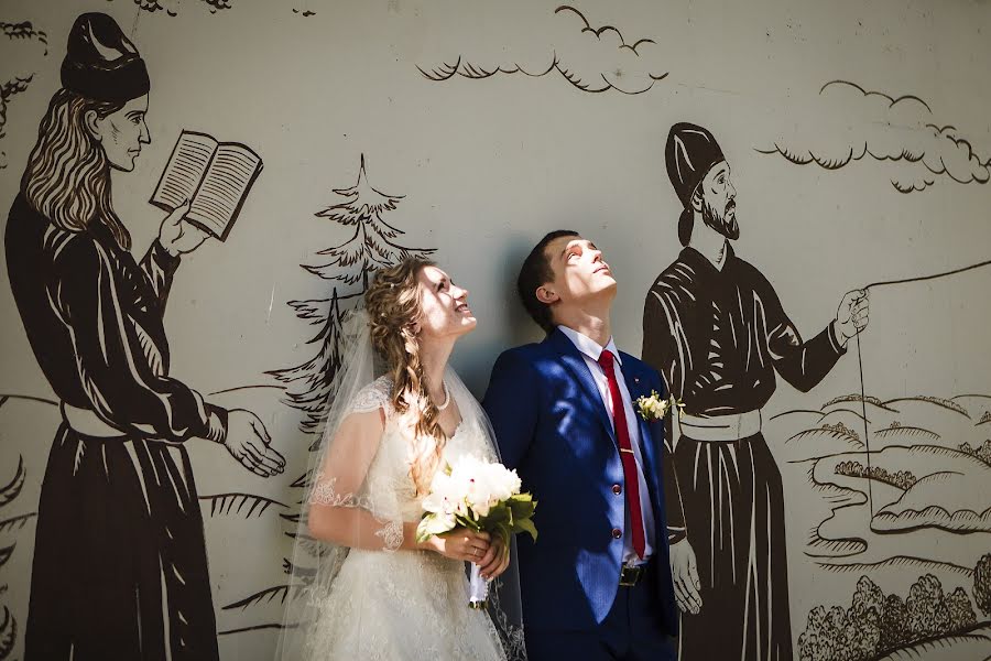 Wedding photographer Valentina Baturina (valentinalucky). Photo of 24 August 2015