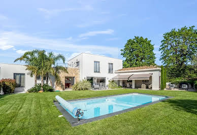 Maison avec piscine et terrasse 20