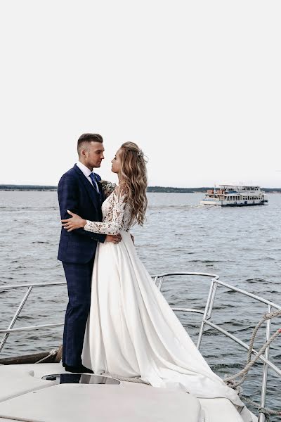 婚禮攝影師Alena Karpova（photokarallena）。2021 3月22日的照片