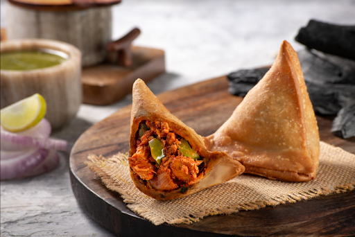 Tandoori Chicken Tikka Samosa (1pc)