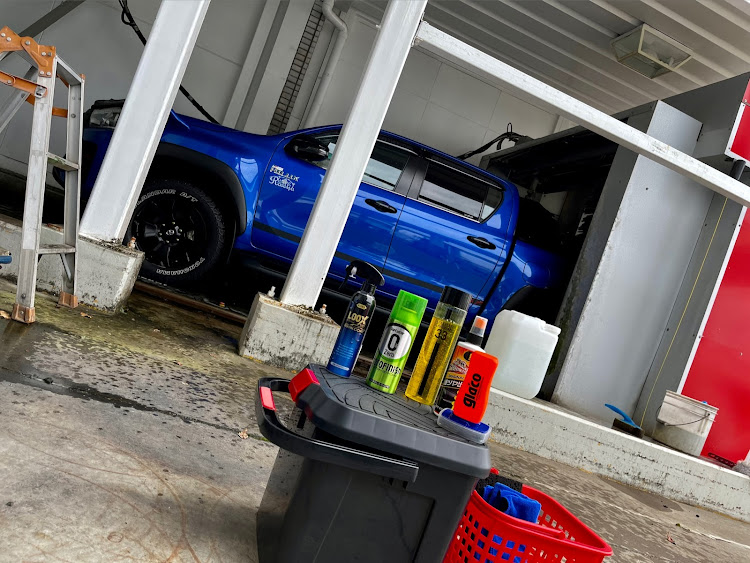 ハイラックスの朝から洗車とコーティング☺️・新車契約・HILUX・GR86・ローン生活が始まる💦に関するカスタム事例の投稿画像2枚目