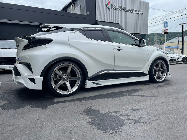 C-HRのNGX10・C-HR・KCV03・クールレーシング大阪・ヴェルズホイールに関するカスタム事例の投稿画像2枚目
