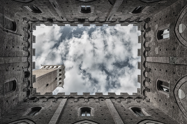 Cortile del Podestà di Samuele Tronchi