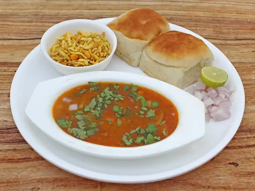 Special Dahi Misal Pav