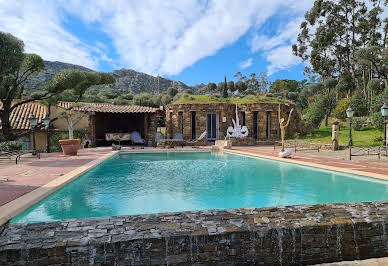 Propriété avec piscine en bord de mer 3