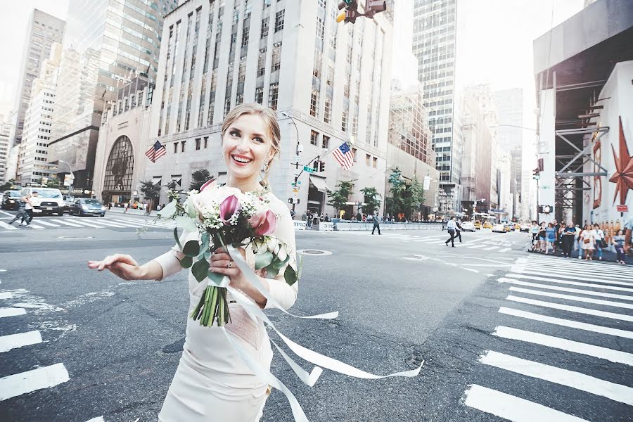 Fotógrafo de casamento Roman Makhmutoff (tatiandroman). Foto de 1 de setembro 2017