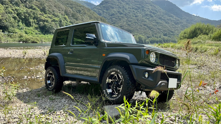 ジムニーシエラのちょうど良い車高・ドライブ・河原遊び・車検から帰還・リフレクションに関するカスタム事例の投稿画像5枚目