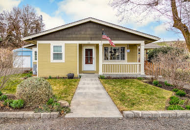 House with garden 2