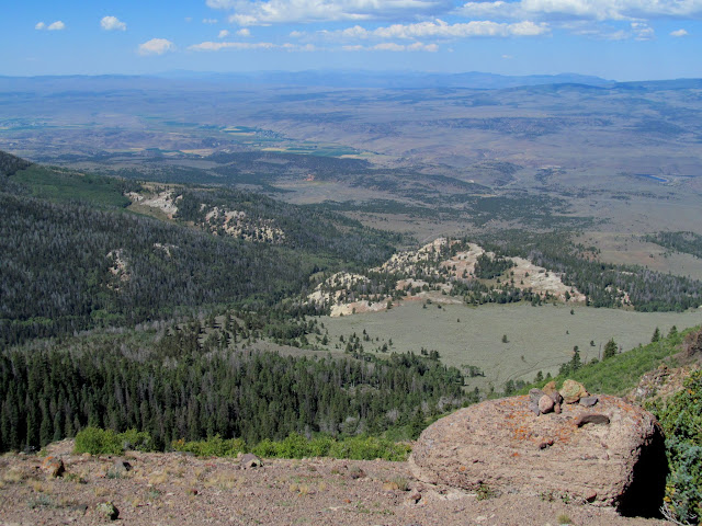 View over Hen's Hole Flat toward Fremont and Loa