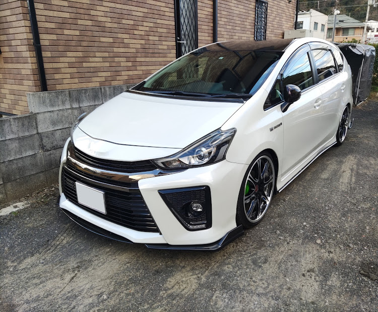 プリウスαのプリウスα・洗車・-絆-α Premium Member・来年もよろしくお願いしますに関するカスタム事例の投稿画像1枚目
