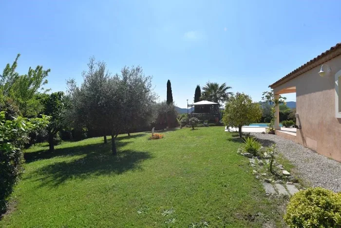 villa à Bagnols-en-Forêt (83) - Photo 19 3