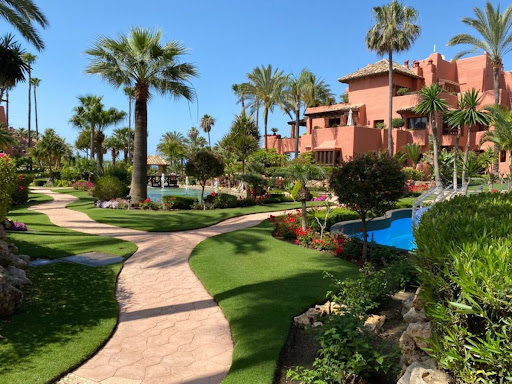 Apartment with terrace and pool 4