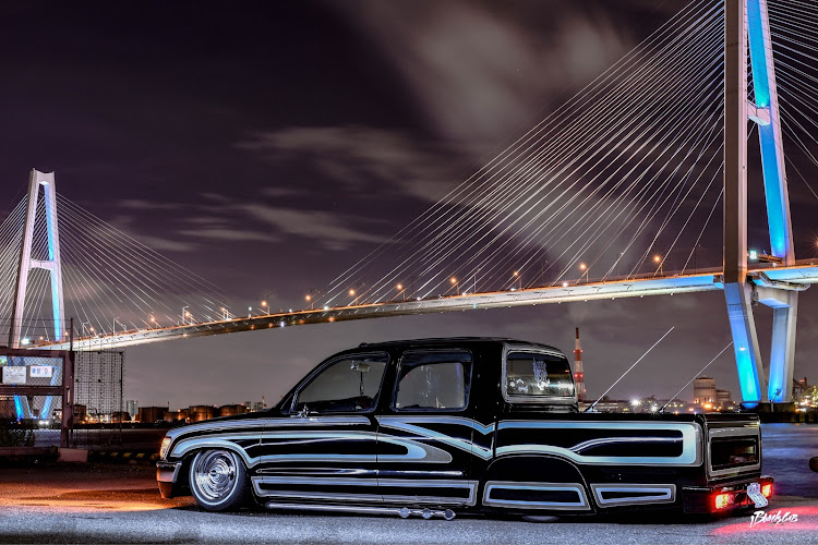 ハイラックススポーツピックアップのBlack Cab photographer・撮影方法の説明・Black Cabに関するカスタム事例の投稿画像1枚目
