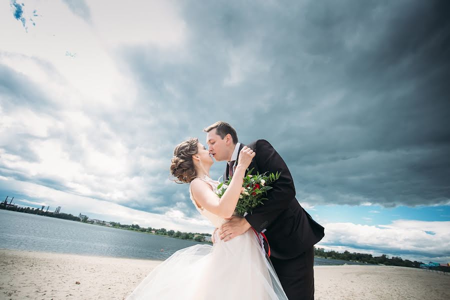 Wedding photographer Olga Smorzhanyuk (olchatihiro). Photo of 7 August 2017