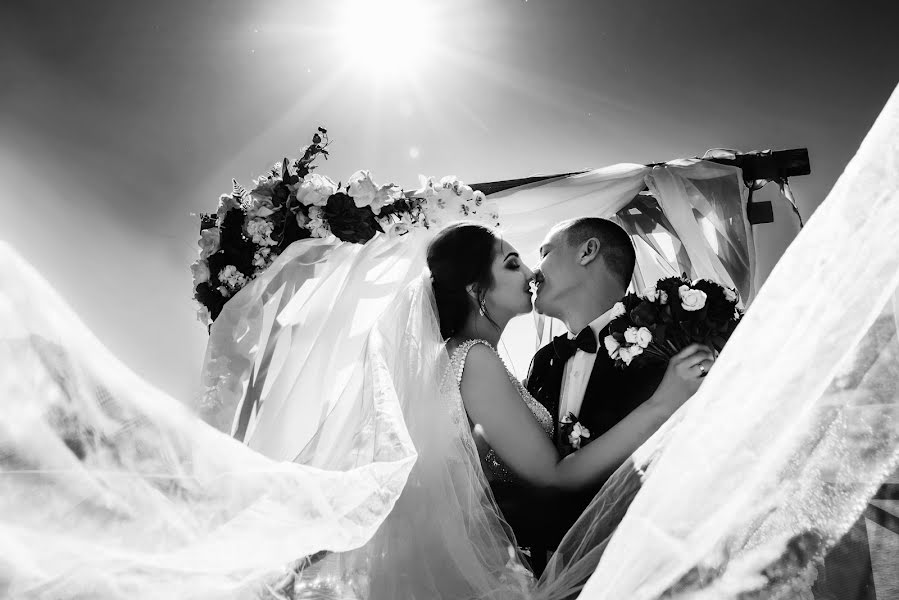 Fotografo di matrimoni Aleks Sukhomlin (twoheartsphoto). Foto del 7 agosto 2018