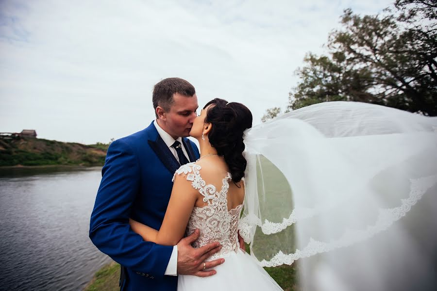 Fotógrafo de casamento Olga Deulina (olya15). Foto de 16 de junho 2019