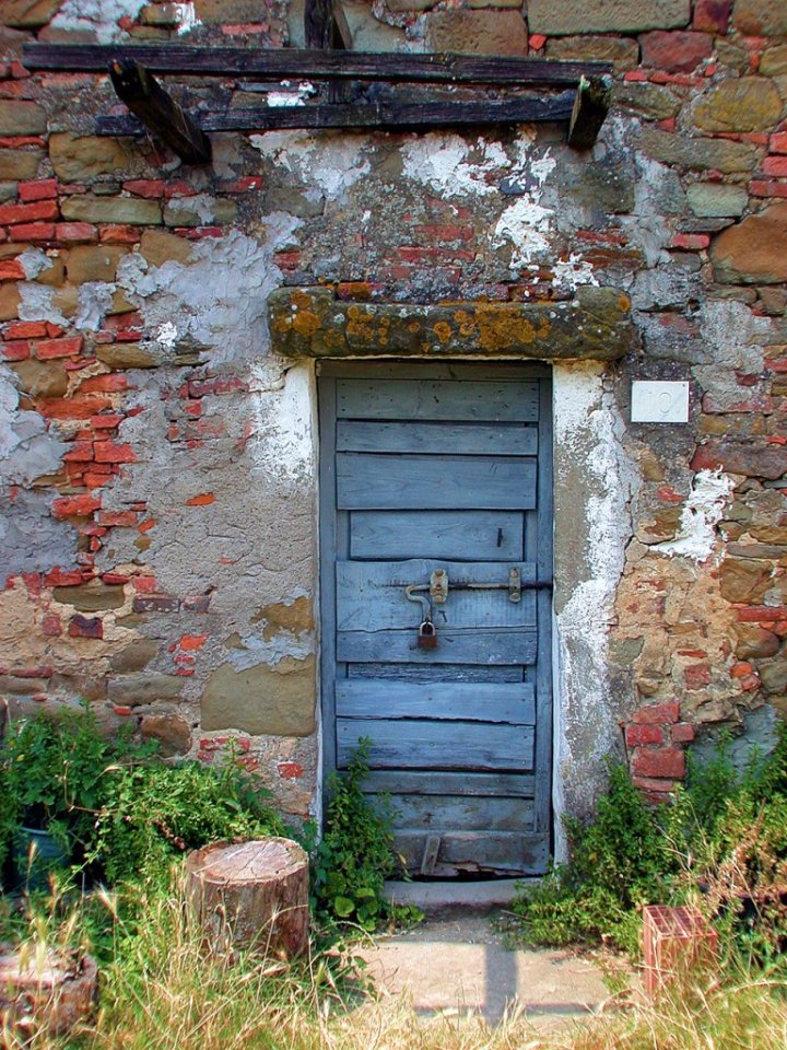 Non aprite quella porta... di vincenzobellini