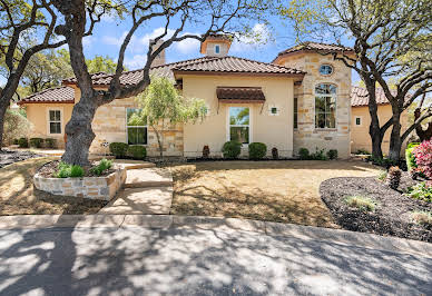 House with pool 2