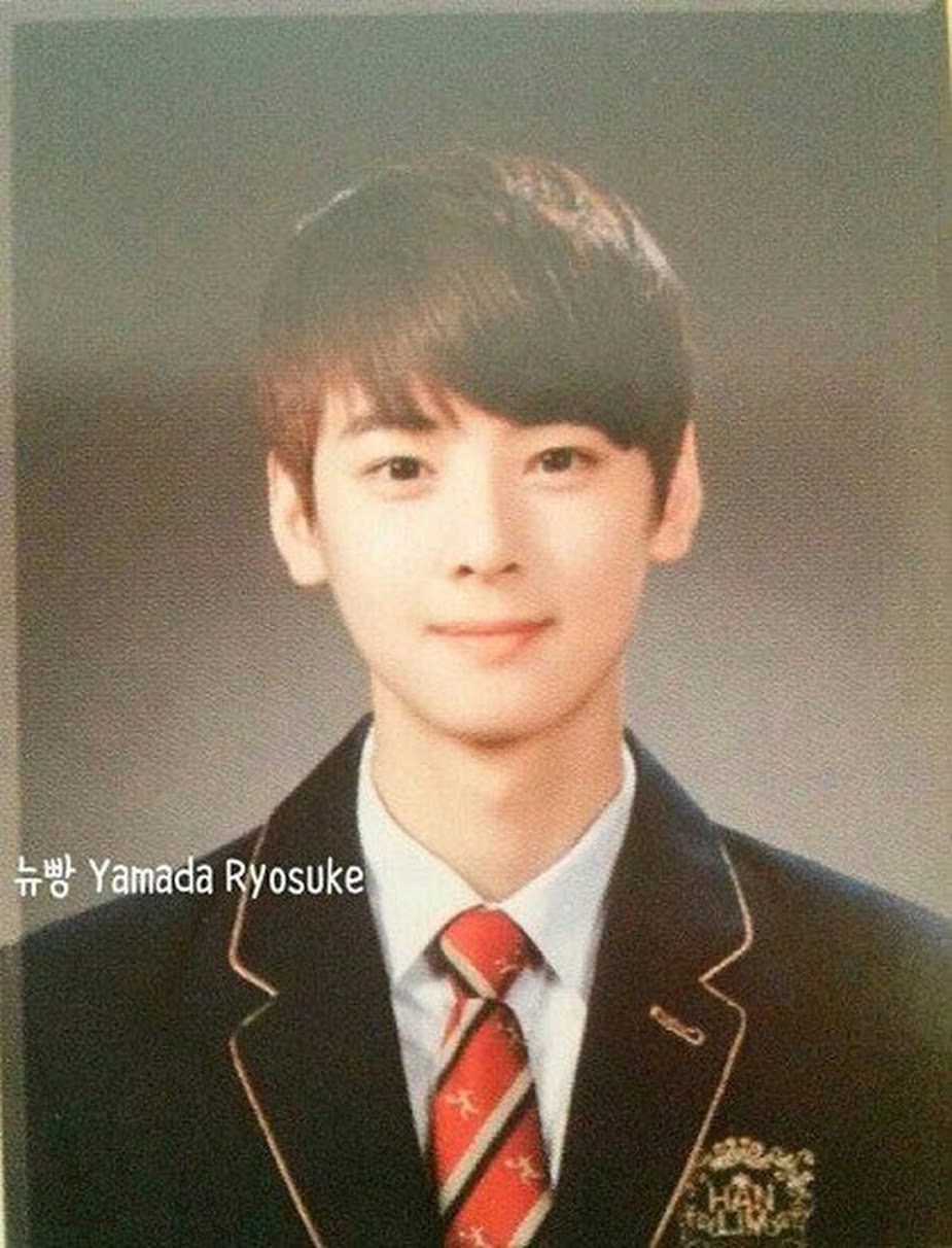 cha eunwoo graduation