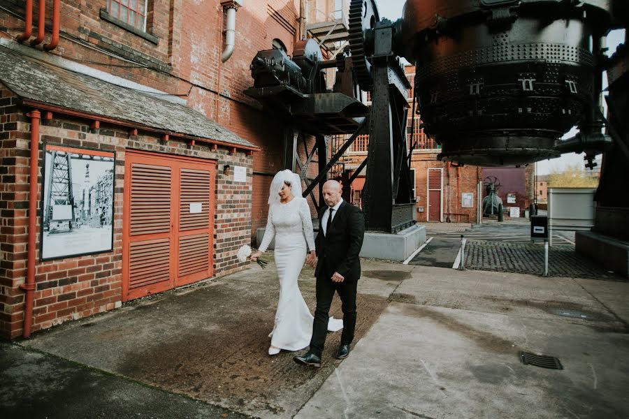 Fotografo di matrimoni Laura Wood (laurawoodphoto). Foto del 2 luglio 2019