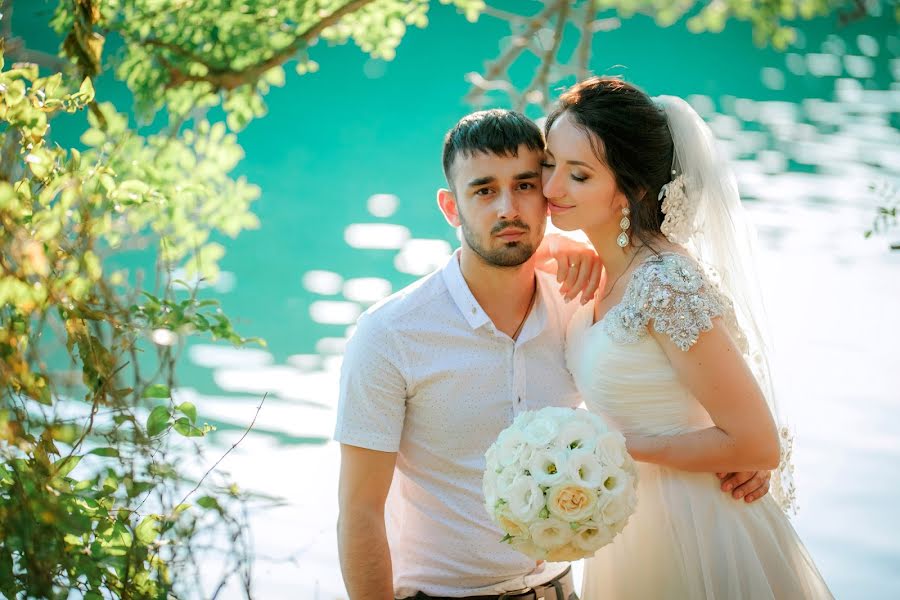 Fotógrafo de casamento Yuliya Lomakina (ev75). Foto de 23 de fevereiro 2017