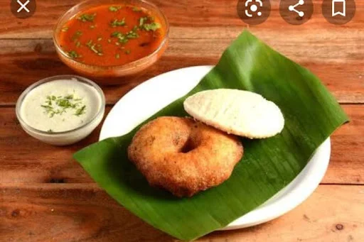 Idli [1 Piece] With Vada [1 Piece]