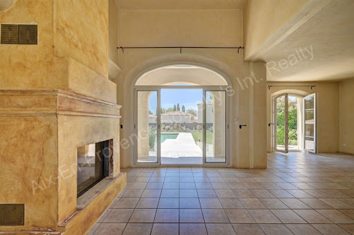 Maison avec piscine et terrasse 3