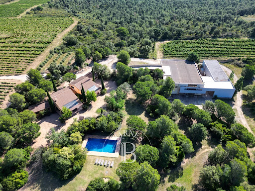 Property with pool and garden 1