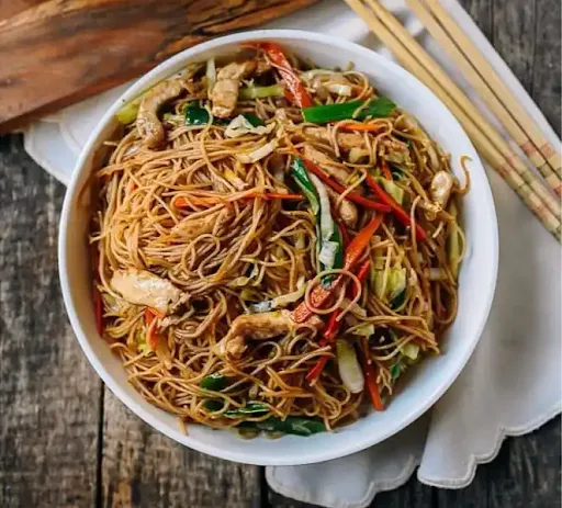 Hawker Style Noodle Chicken