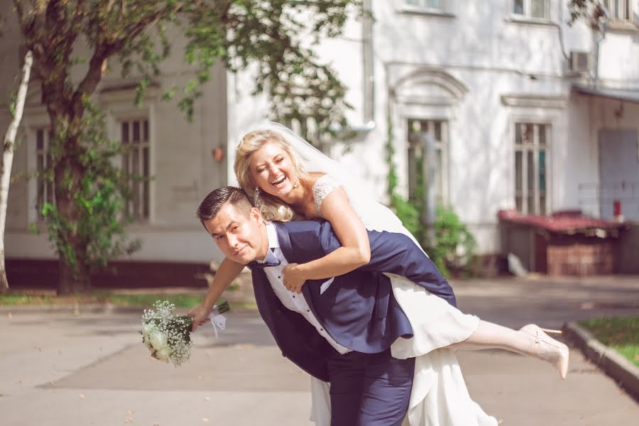 Fotógrafo de casamento Dasha Kapitanova (kapitanovafoto). Foto de 16 de setembro 2016