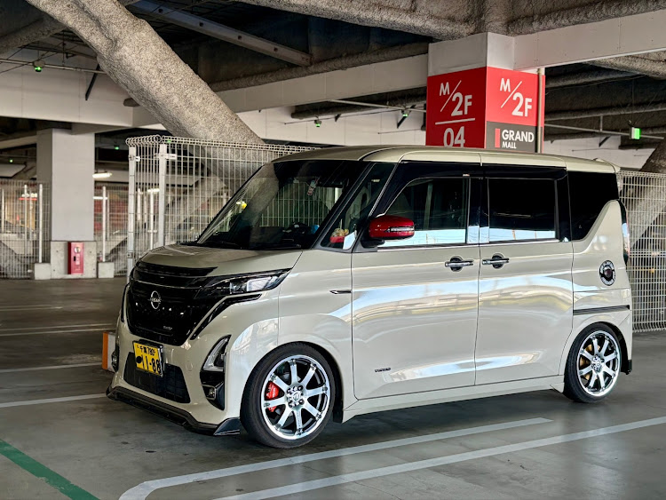ルークスのRAYSファンミーティング2025・ホイール交換・まだまだ寒い・立体駐車場盛れるに関するカスタム事例の投稿画像3枚目