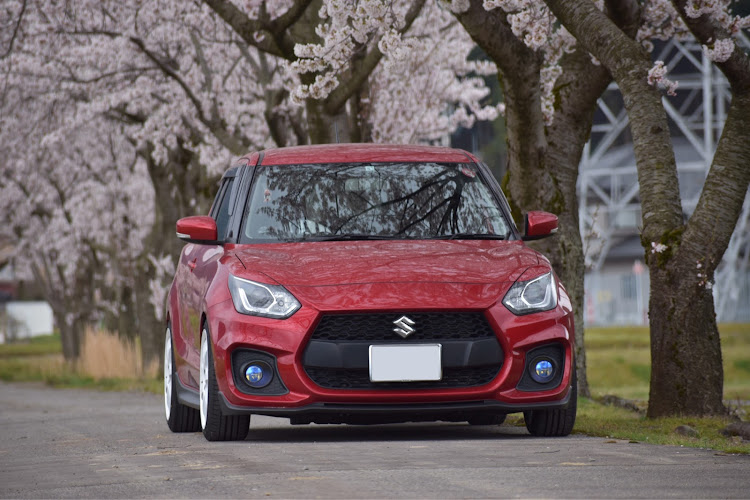 スイフトスポーツの桜・白ホイールに関するカスタム事例の投稿画像4枚目
