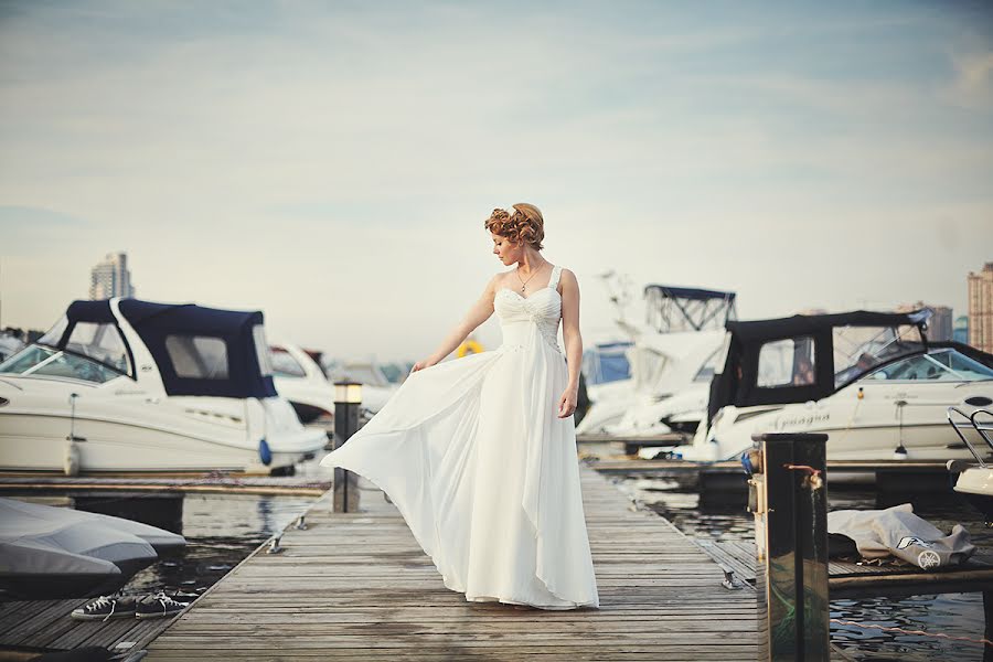 Wedding photographer Evgeniya Krasovskaya (alessa-white). Photo of 9 June 2014