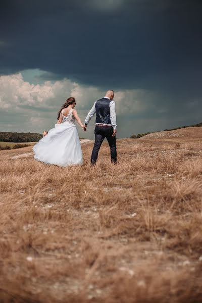 Fotografo di matrimoni Álmos Bechtold (almosbech). Foto del 5 gennaio 2020