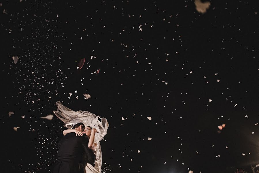 Fotografo di matrimoni Víctor Martí (victormarti). Foto del 25 marzo 2016