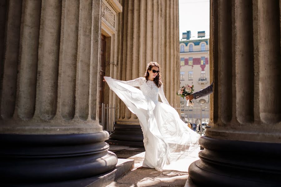 Fotógrafo de casamento Kseniya Kondrateva (21roman21). Foto de 1 de julho 2021