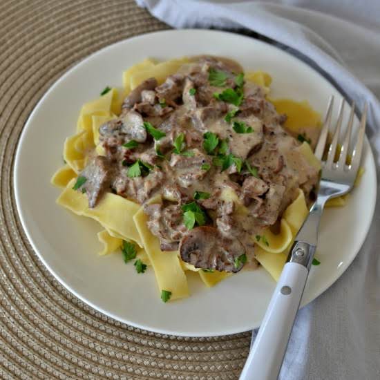 Slow Cooker Beef Stroganoff_image