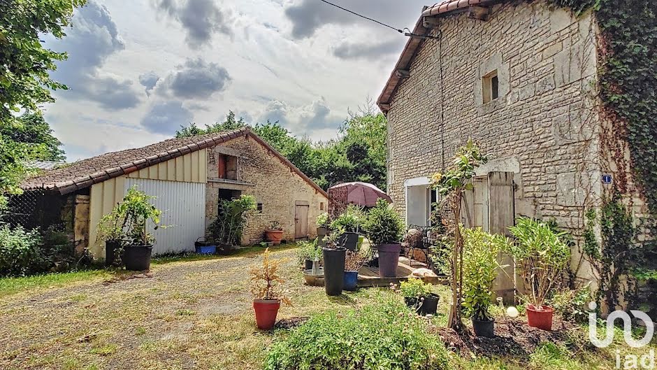 Vente maison 4 pièces 115 m² à Usson-du-Poitou (86350), 99 000 €