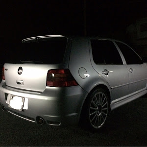 ゴルフ R32