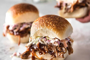 Slow Cooker BBQ Pulled Pork Sandwich