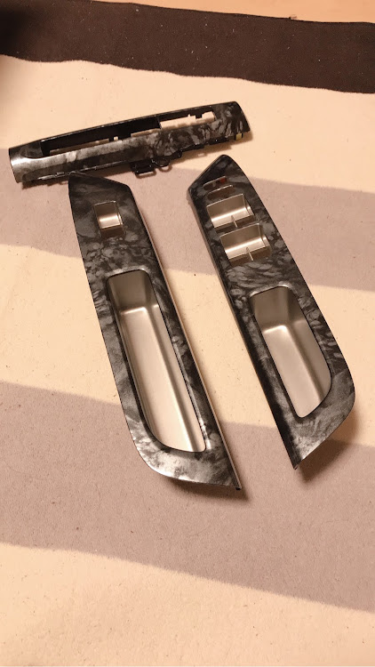 ウィッシュのDIY・内装カスタム・フィルム貼りに関するカスタム事例の投稿画像1枚目