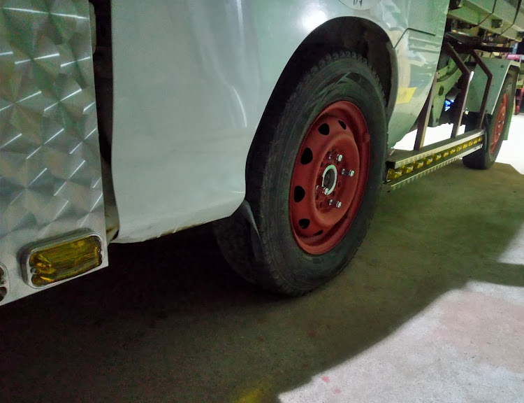 ハイゼットトラックのお疲れさまです・安全運転、安全作業で宜しくお願いします🙇‍♂️・ホイール交換・春なのに…・立春過ぎてるのに❗️に関するカスタム事例の投稿画像1枚目