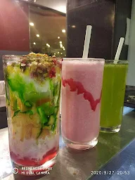 Empire Juices and Desserts photo 4