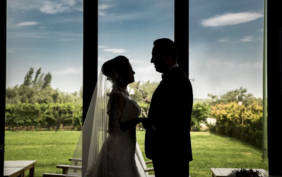 Photographe de mariage Cüneyt Topal (cnytpl). Photo du 11 novembre 2017