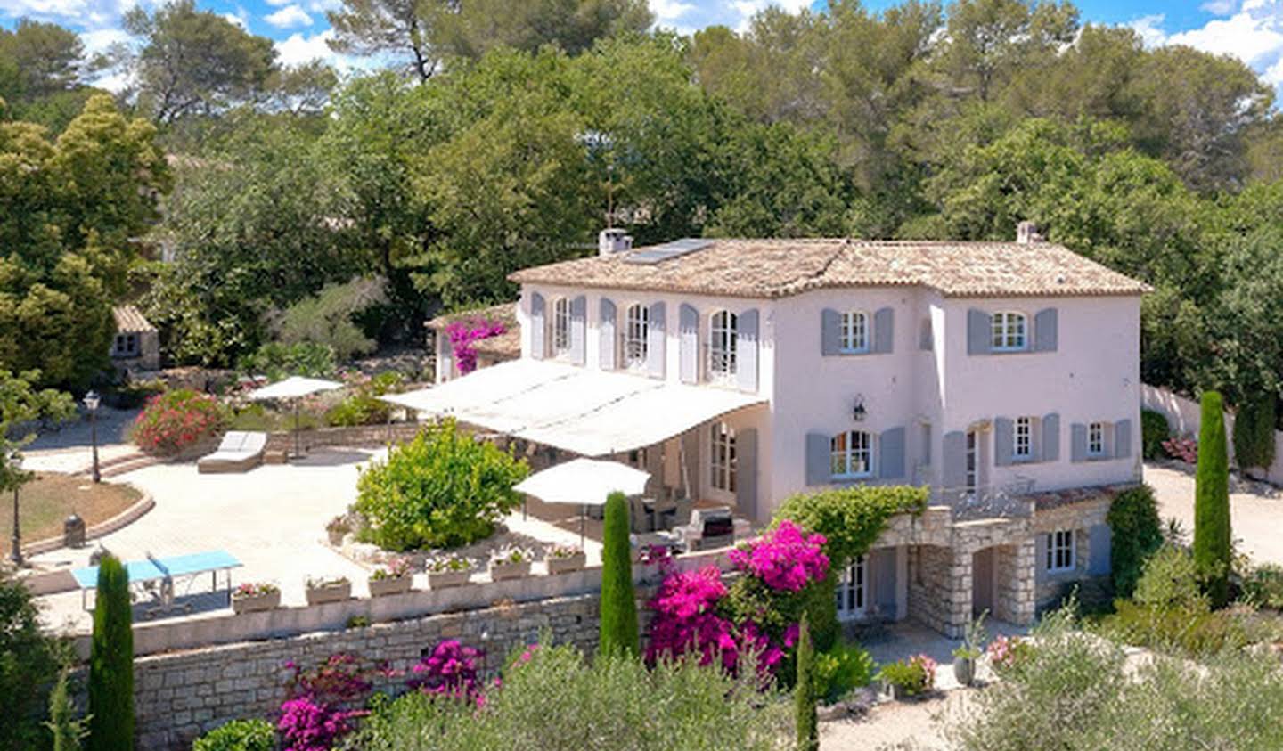 Villa with pool and garden Valbonne