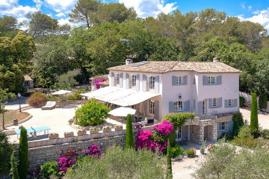 Villa with pool and garden